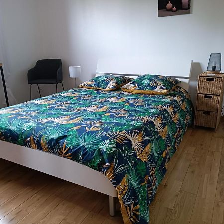 B&B Marianne-Jacky Lemans Montbizot Kültér fotó